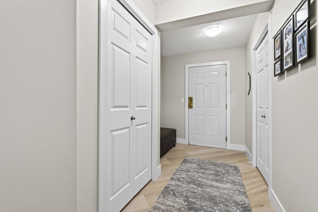 Photo of 15155 22 Avenue #305, Surrey, BC V4A 9T4 (MLS # R3170988)