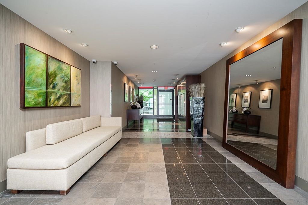listing image 1106265461805257533
