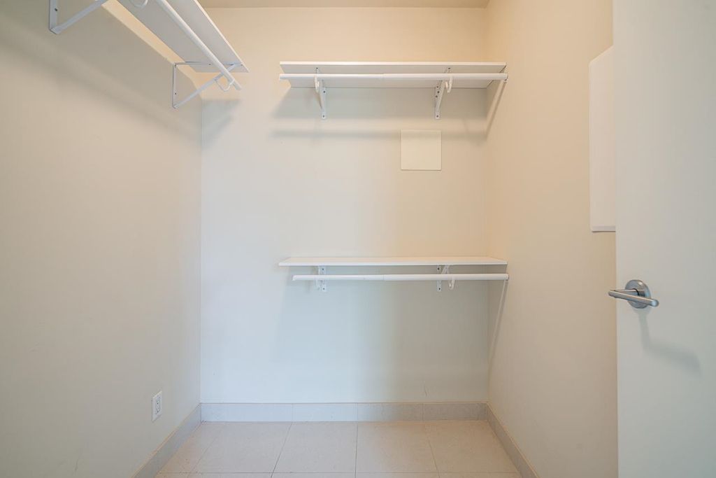 listing image 1100523963037877426