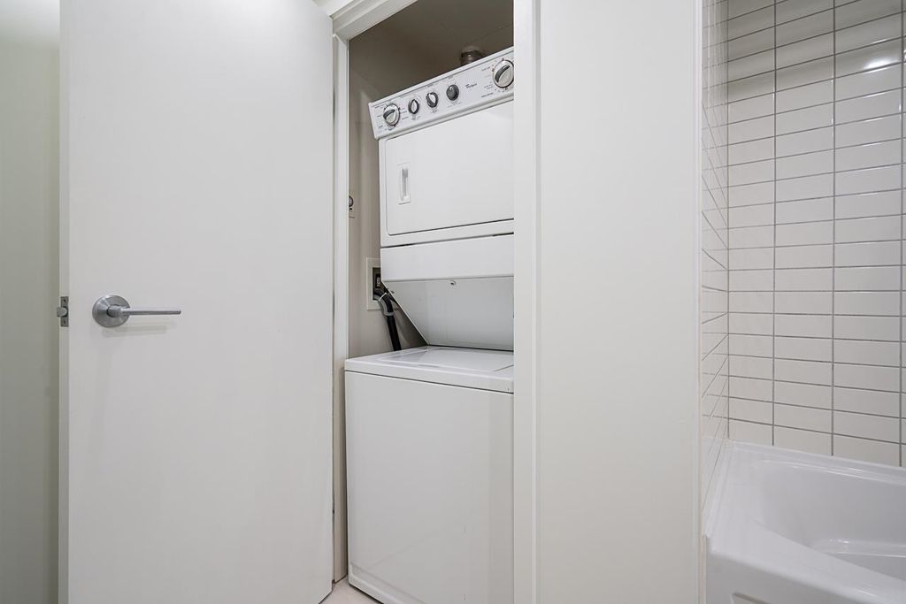 listing image 1103200242654007586