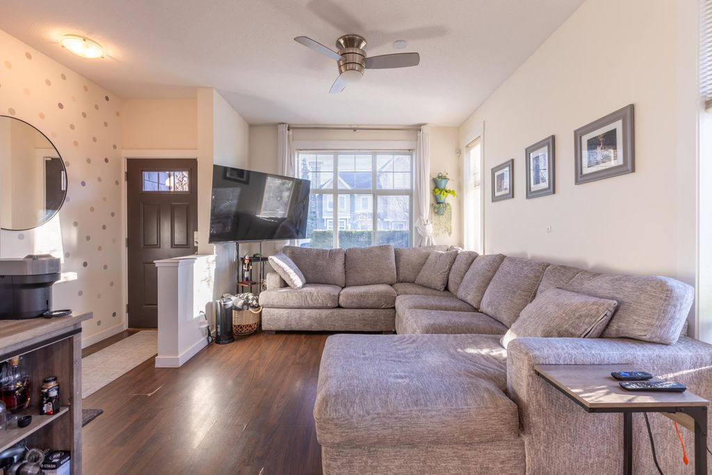 Photo of 31125 Westridge Place #53, Abbotsford, BC V2T 0B9 (MLS # R3096412)