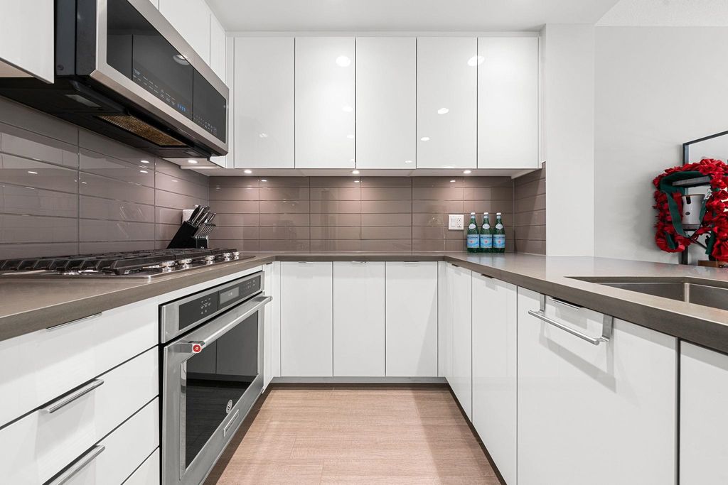 listing image 1106019388843798993