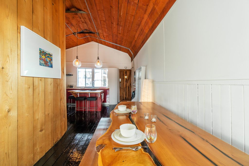 listing image 1104226783886794848