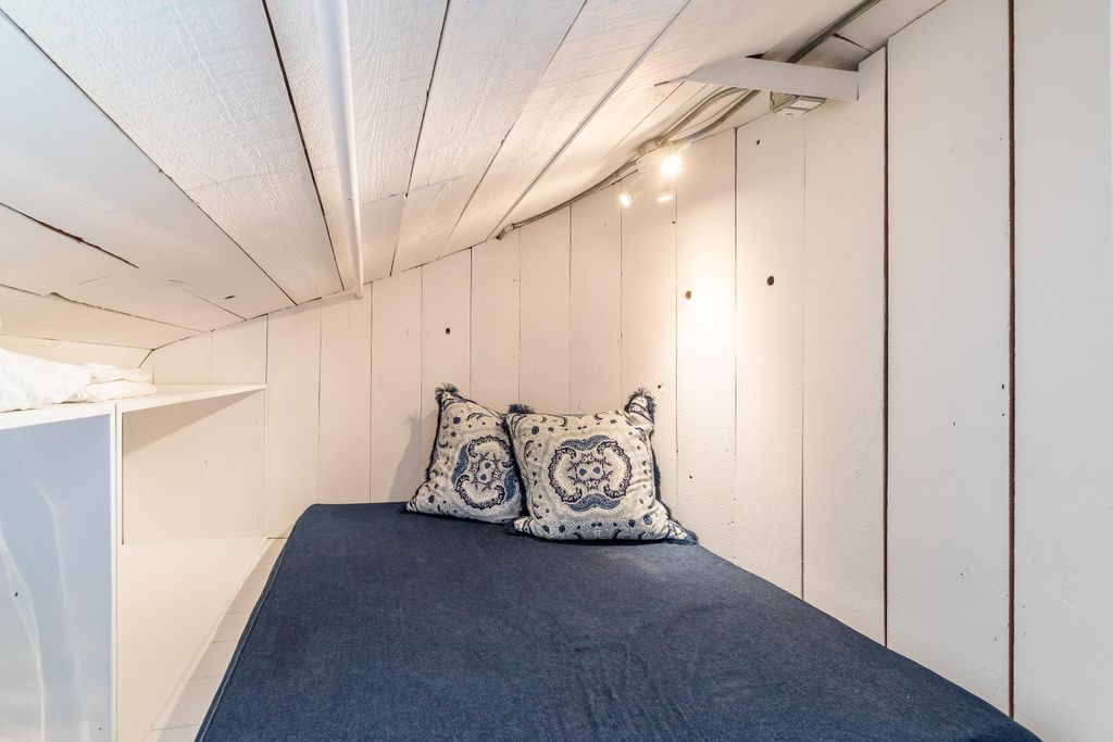 listing image 1100378086424448566