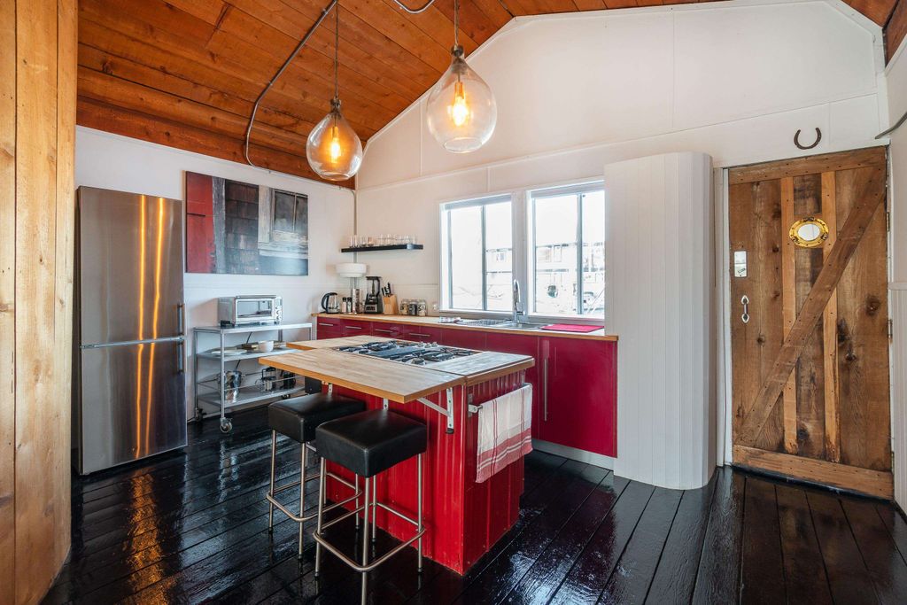 listing image 1100308067386705136