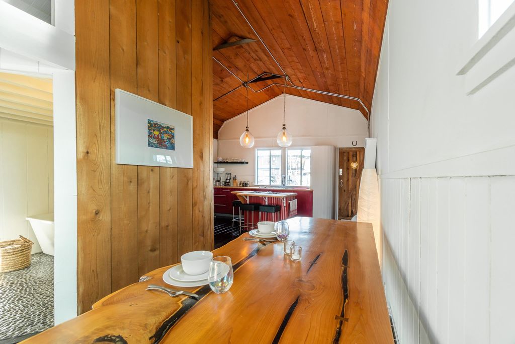 listing image 1109750447740717122