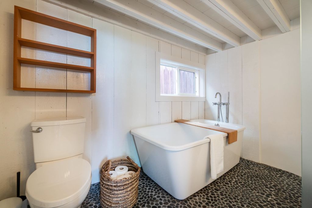 listing image 1105570934529517022