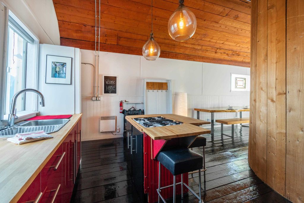 listing image 1100411546421288442