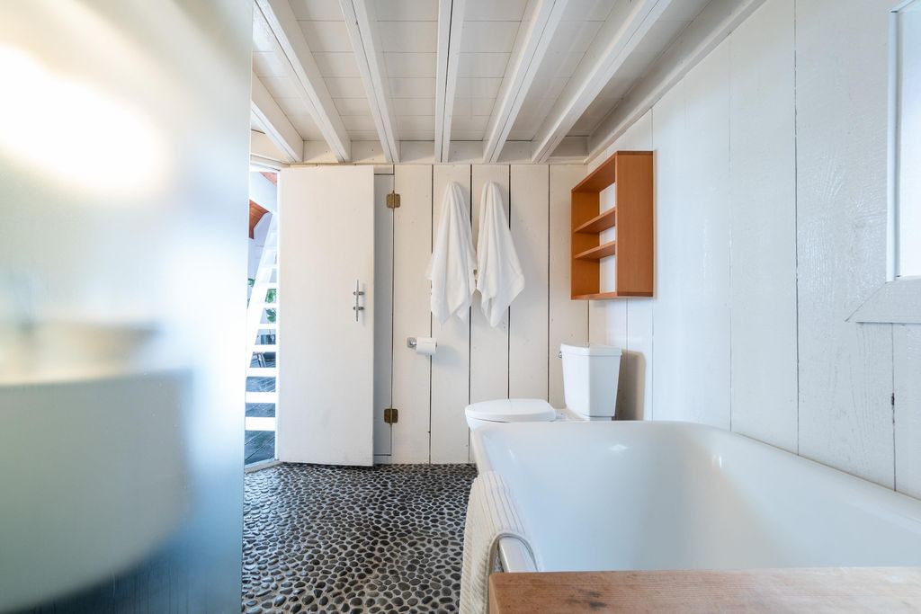 listing image 1101312473991466156