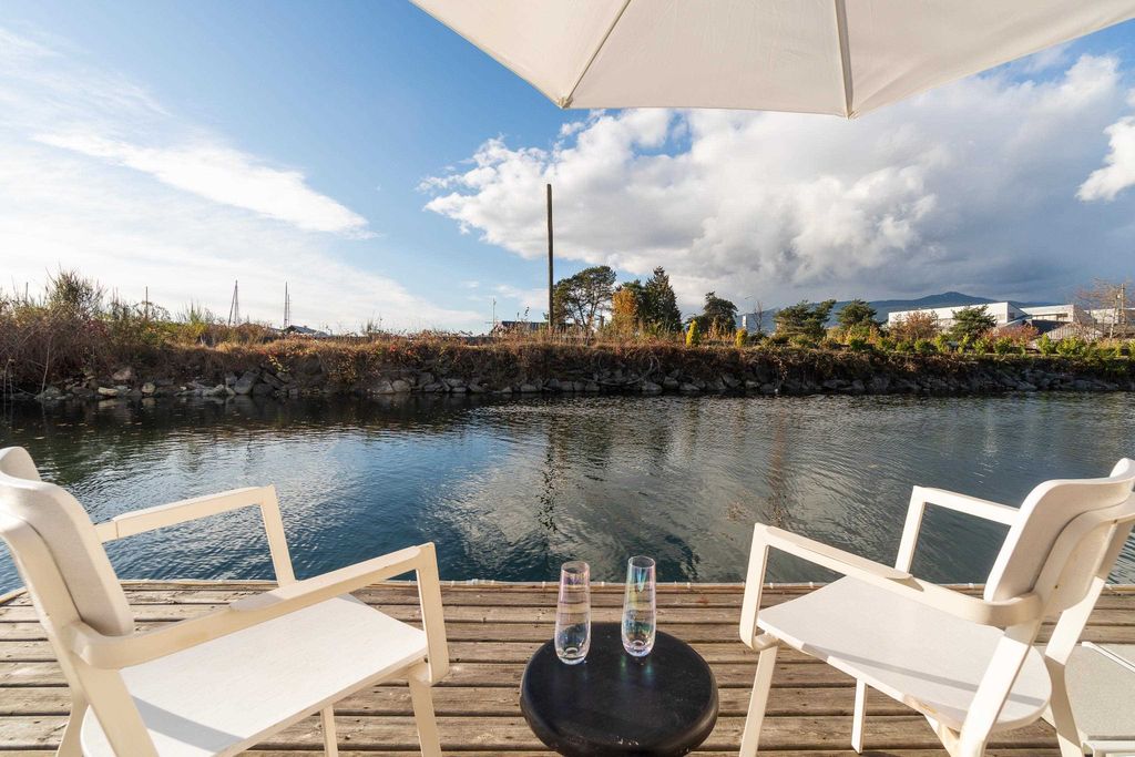 listing image 1106030523526398613