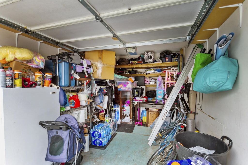 listing image 1109050773624381145