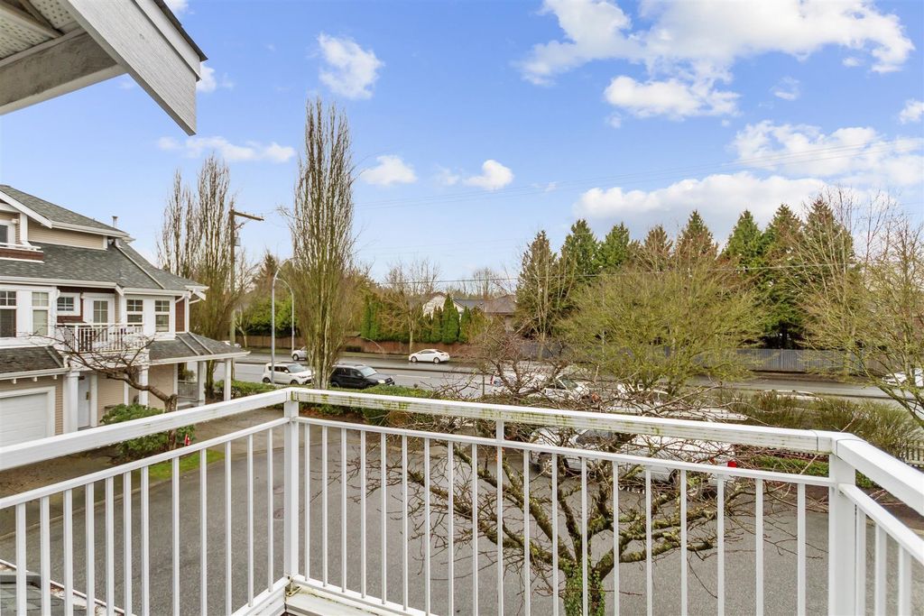 listing image 1101158090481582723