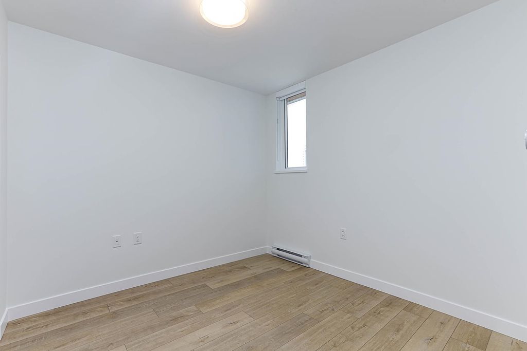 listing image 1100702850604457886