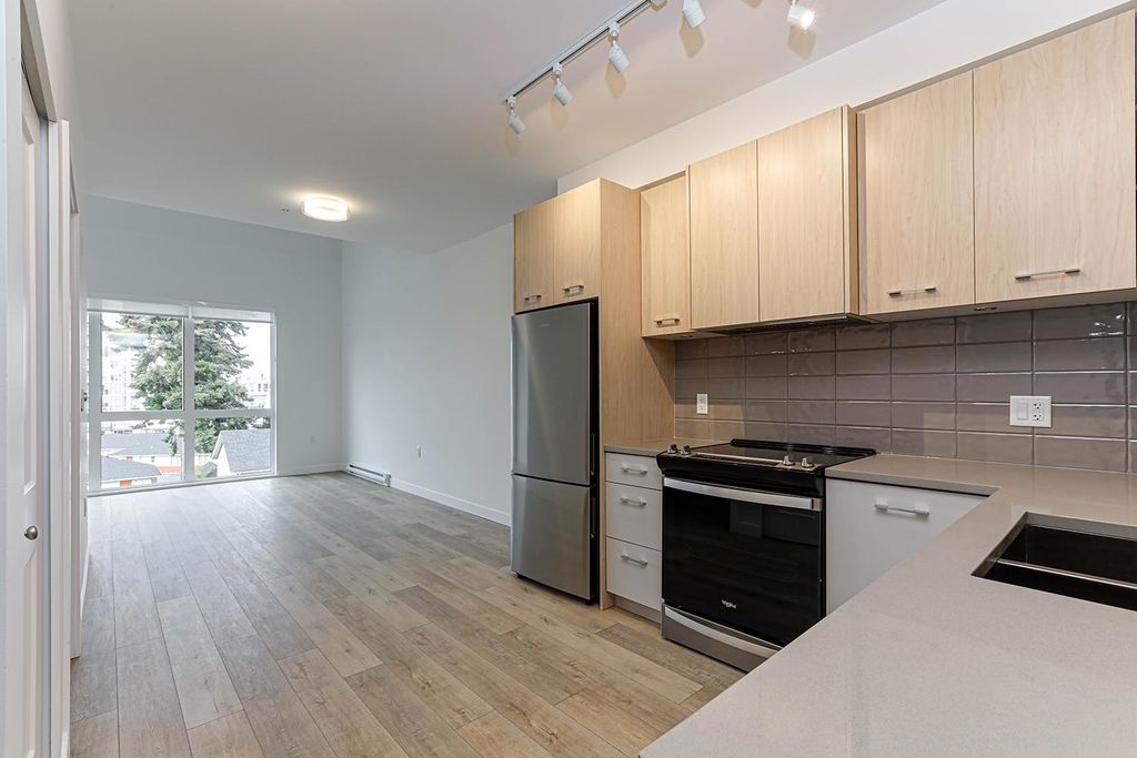 listing image 1103588479730585857