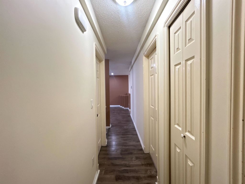 listing image 1109608927193271132