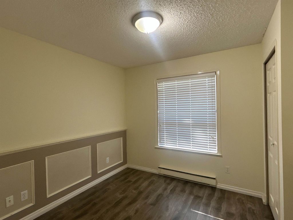 listing image 1109361114956830399