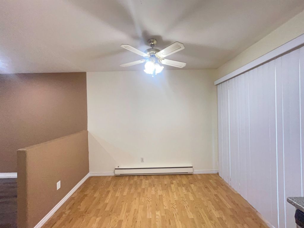 listing image 1104075569598177562