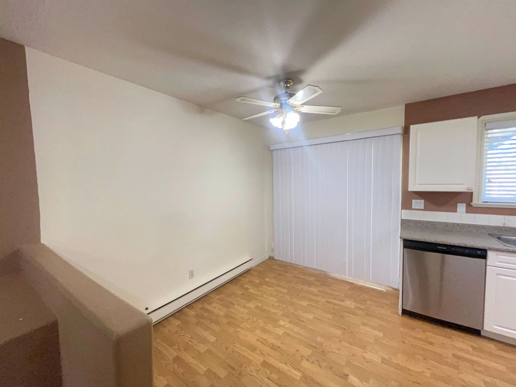 listing image 1103140794180743497