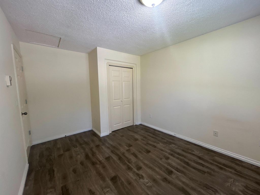 listing image 1102604914456240464