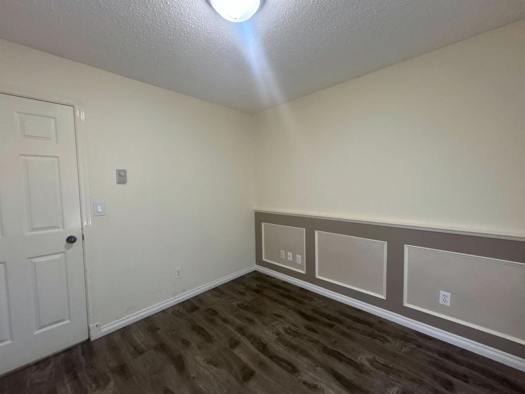 listing image 1105639514547105622