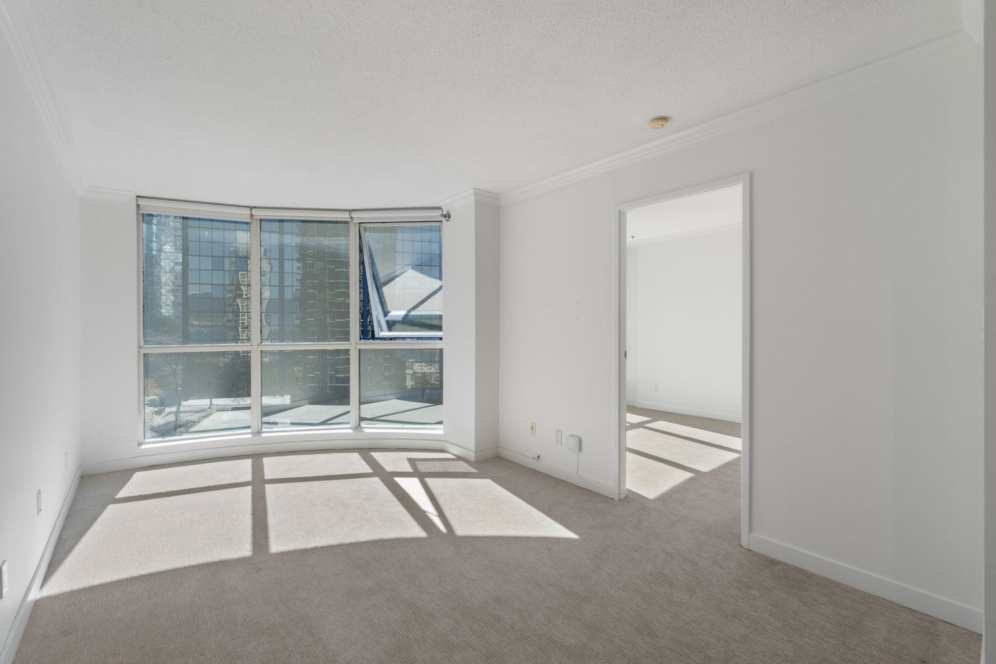 588 Broughton Street 1007