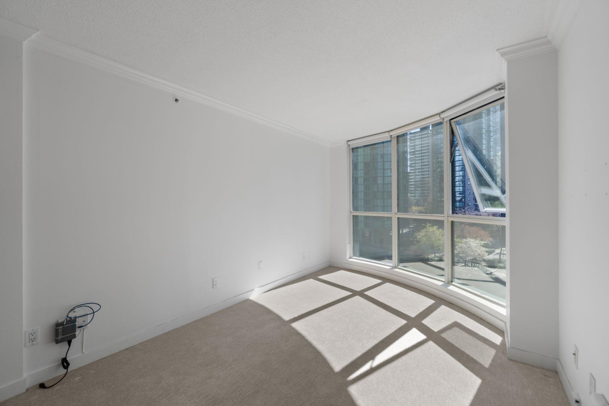 588 Broughton Street 1007