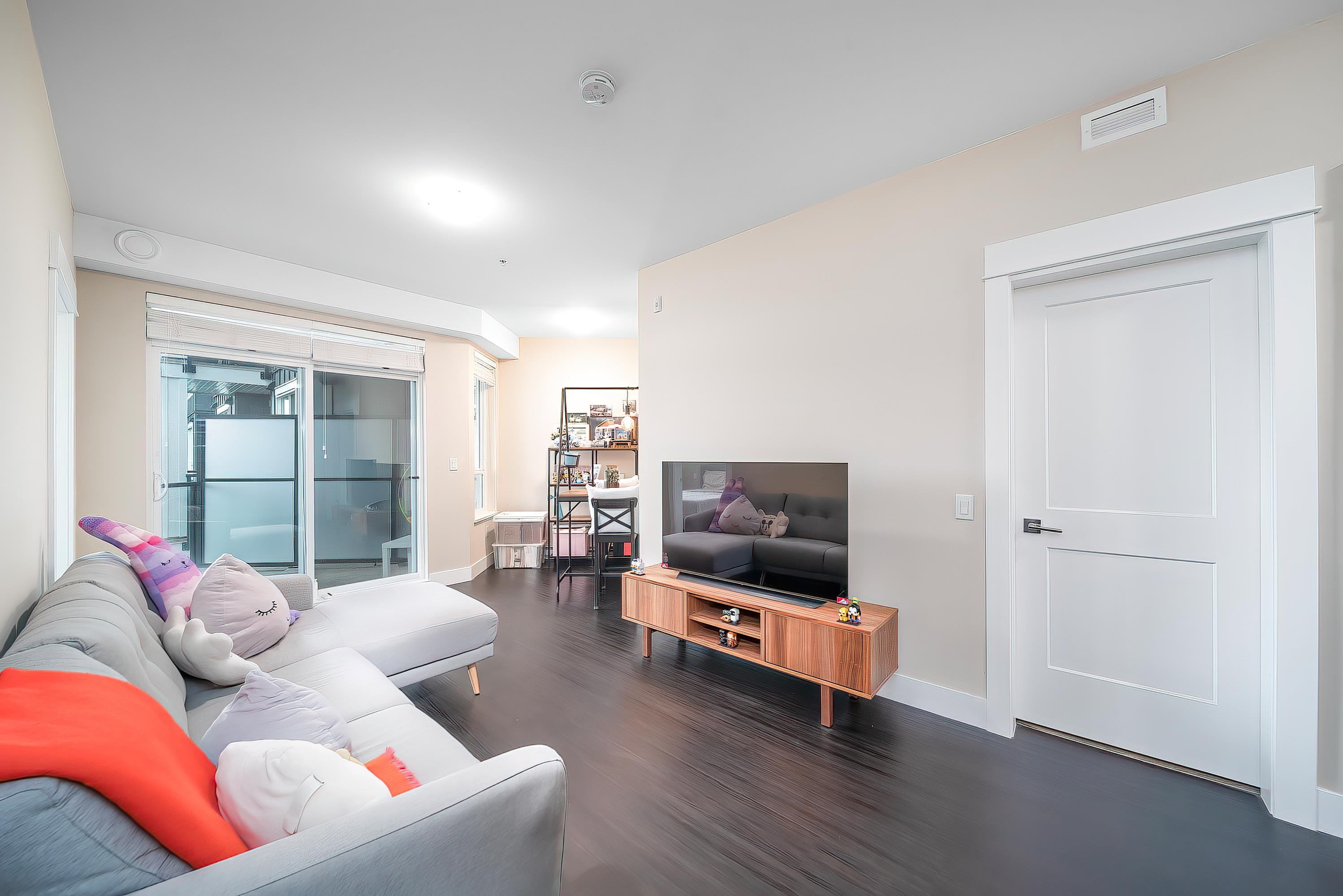 2180 Kelly Avenue 4520