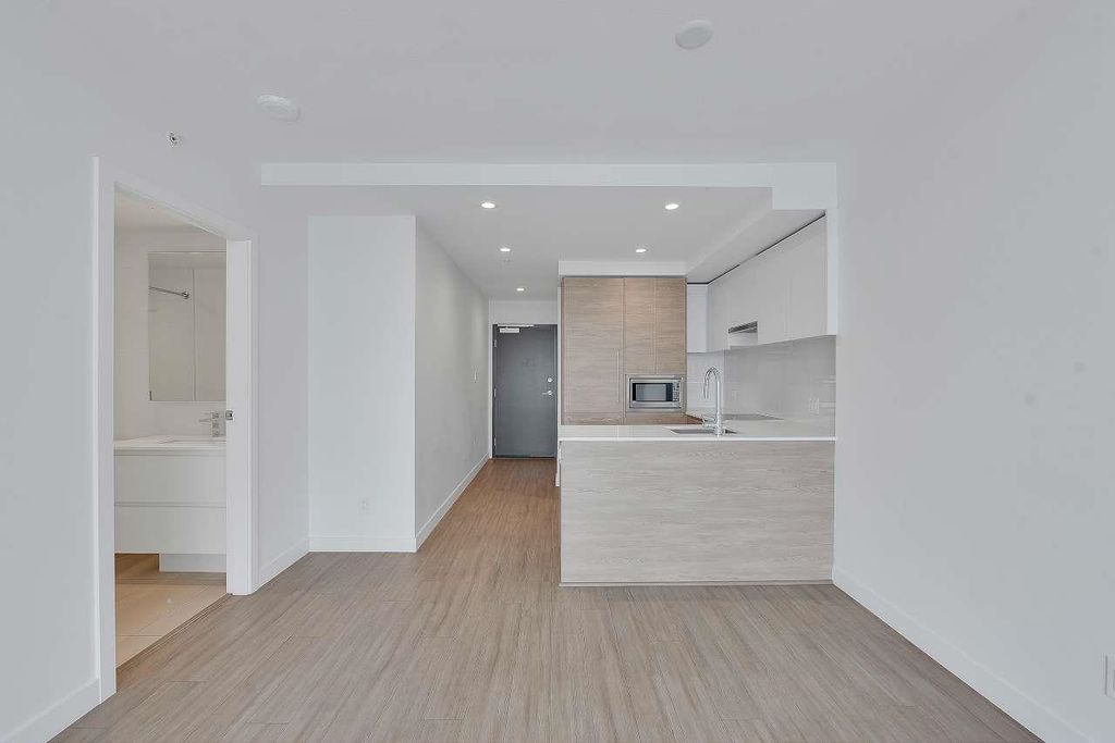 listing image 1105494004471831423