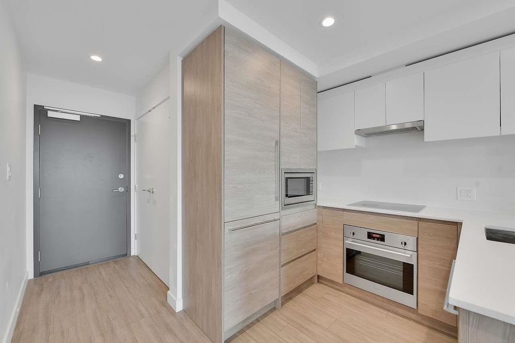 listing image 1102521752338972547