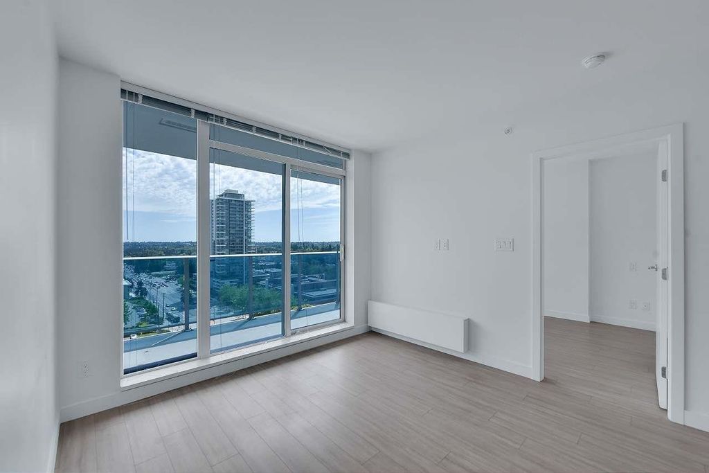 listing image 1106506390102304894