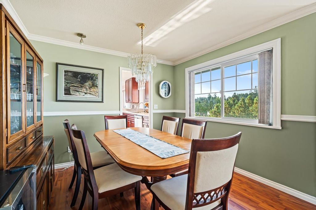 listing image 1100257566545435727