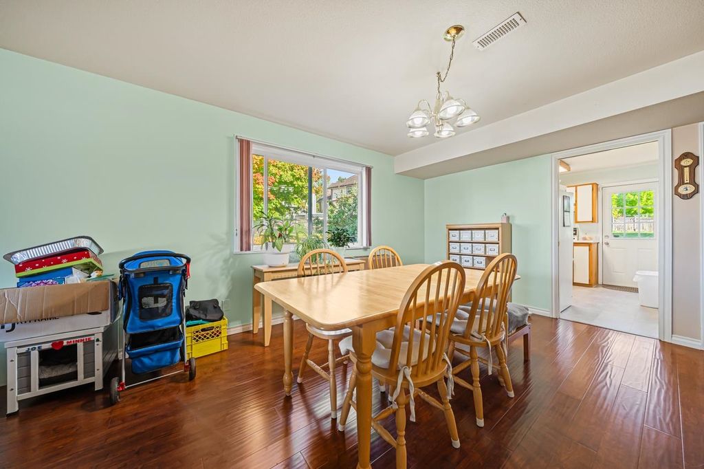 listing image 1107797442201929434
