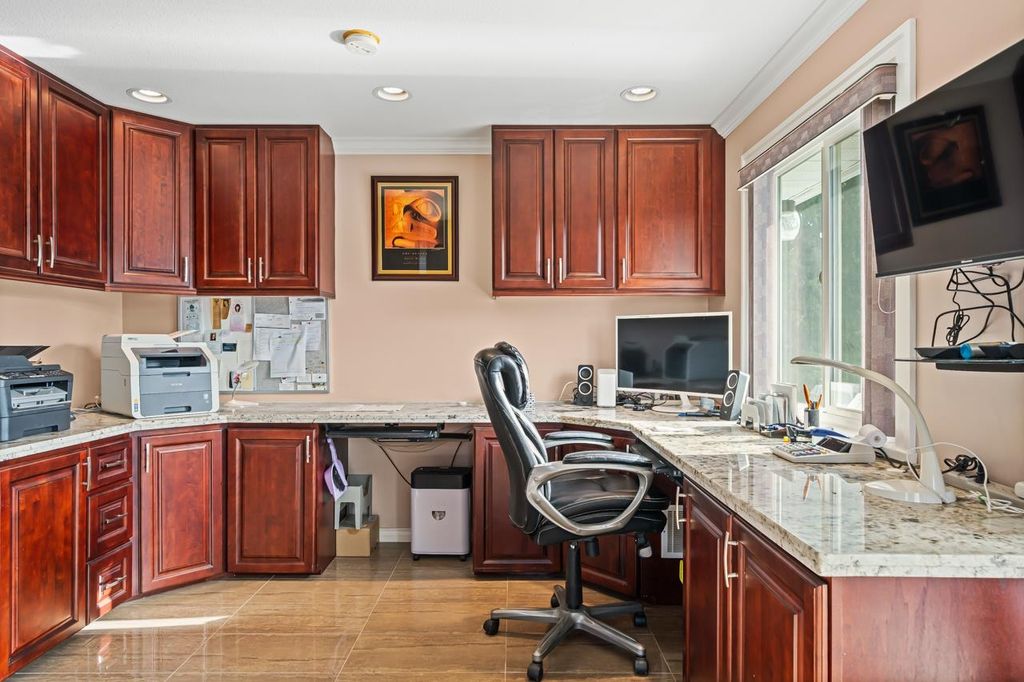 listing image 1108226814189686939