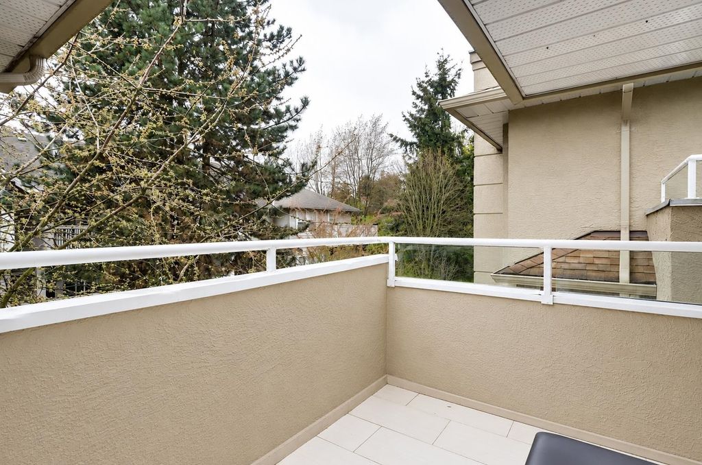 listing image 1104610217459915075