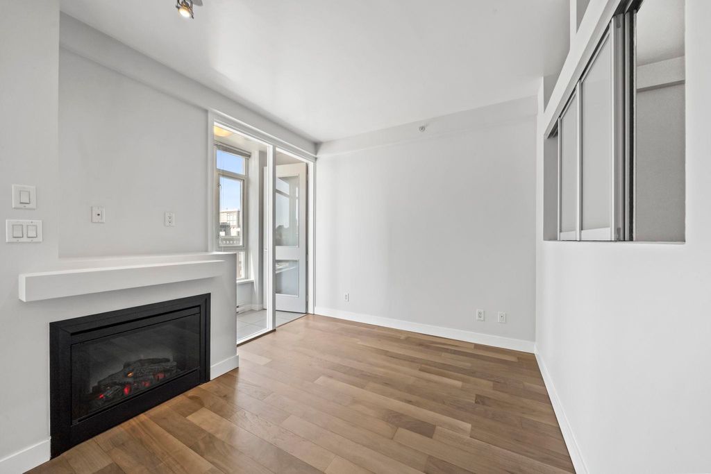 listing image 1103973791668595717