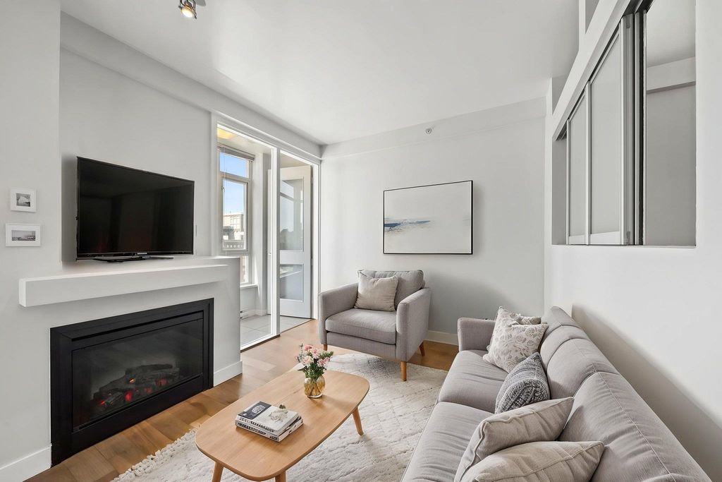 listing image 1106473394505757389