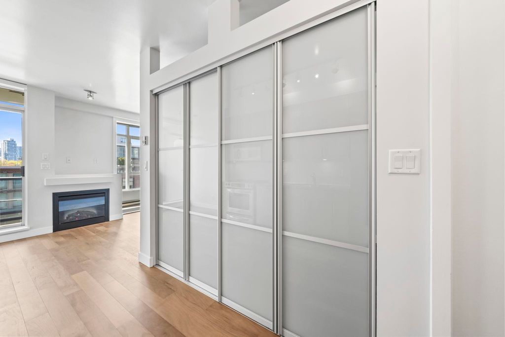 listing image 1108688180217709692