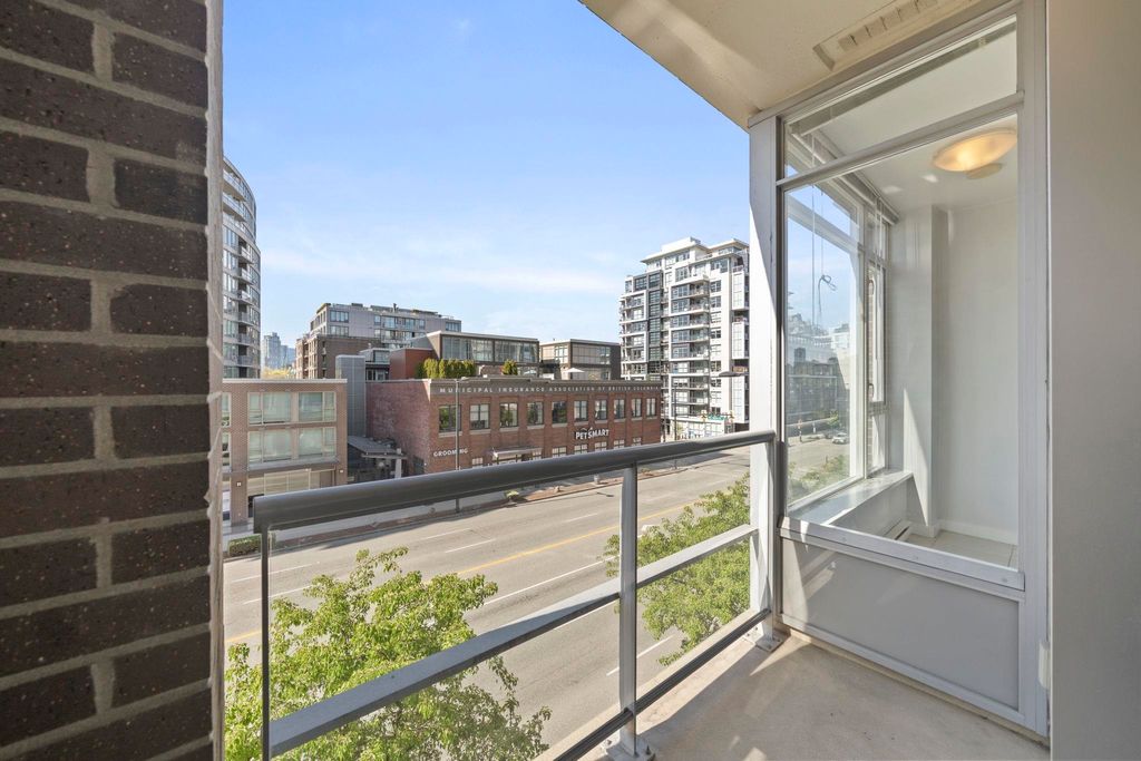 listing image 1102536797071157162