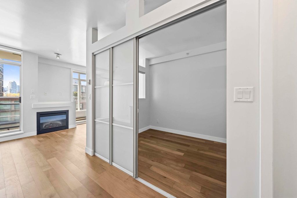 listing image 1105098442945274896