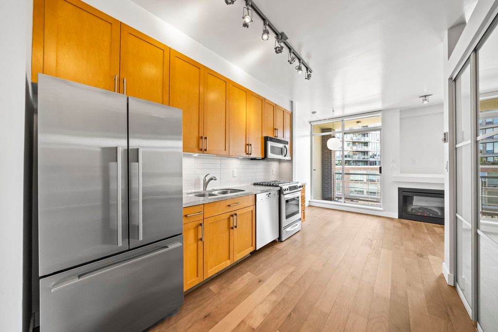 listing image 1102693450744059723