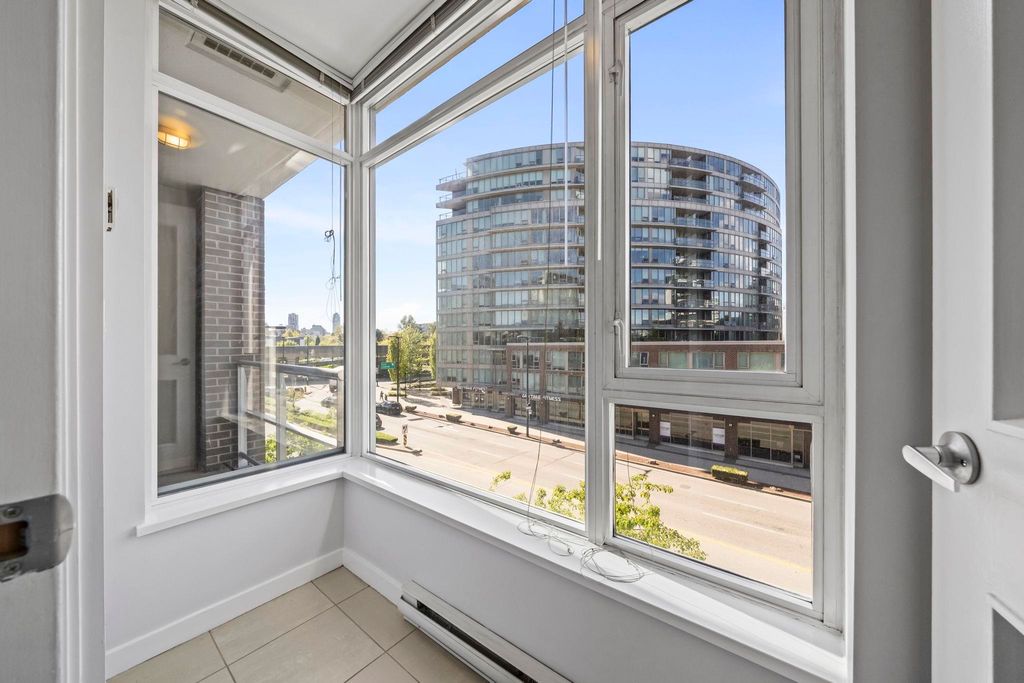 listing image 1104218337874965966