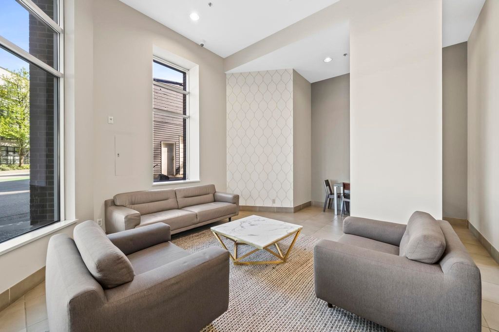 listing image 1101719153186770841