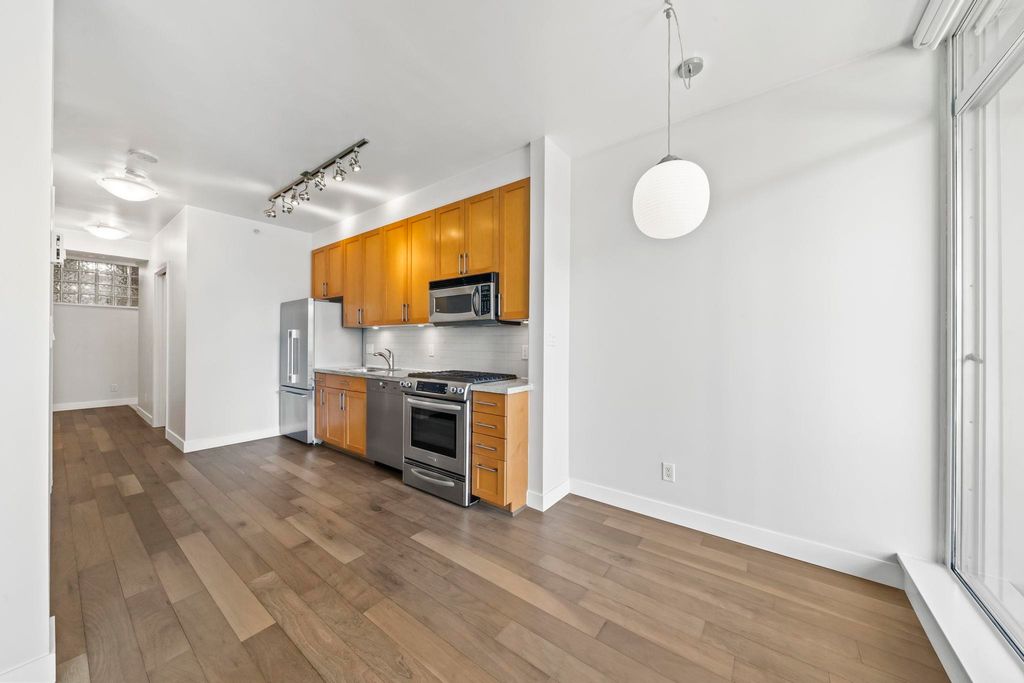 listing image 1100677025265620575