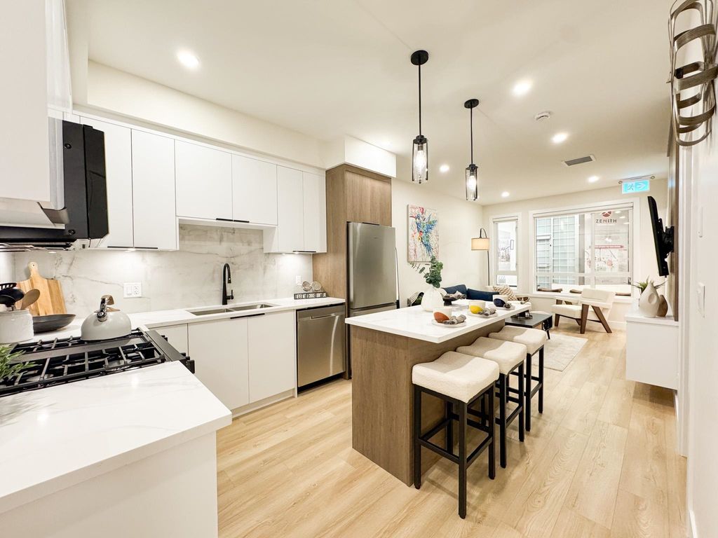 listing image 1106255472931684231