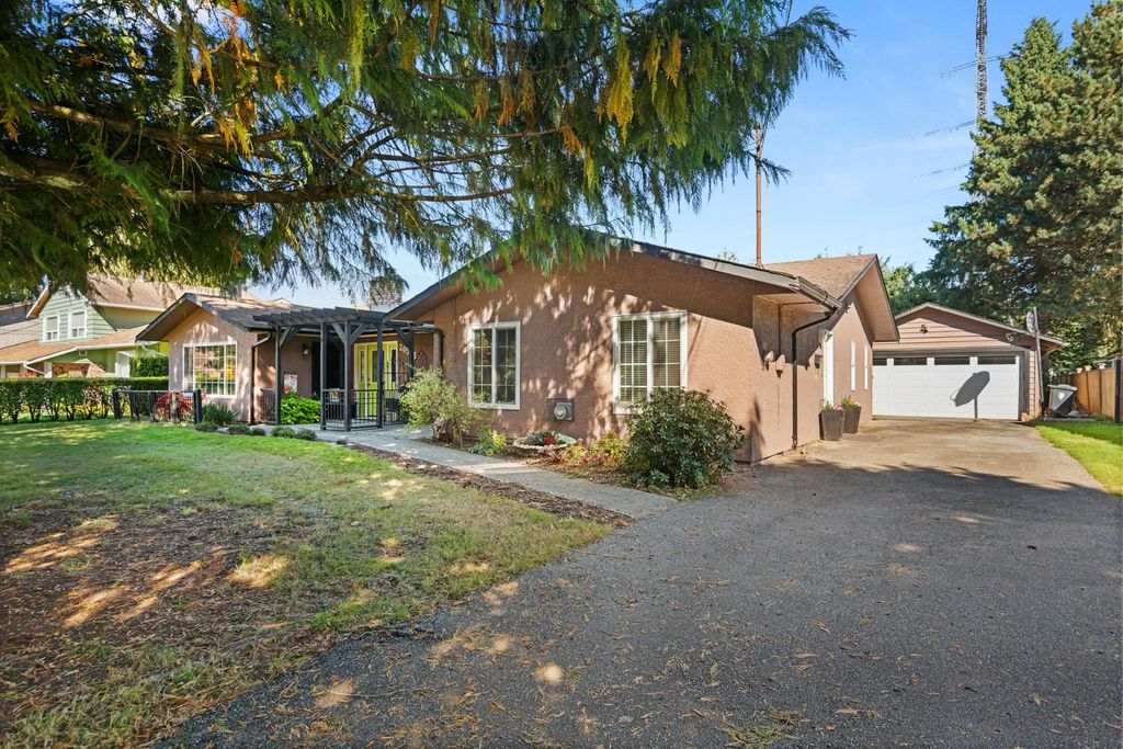 Photo of 20553 43a Avenue, Langley, BC V3A 3C7 (MLS # R3124666)