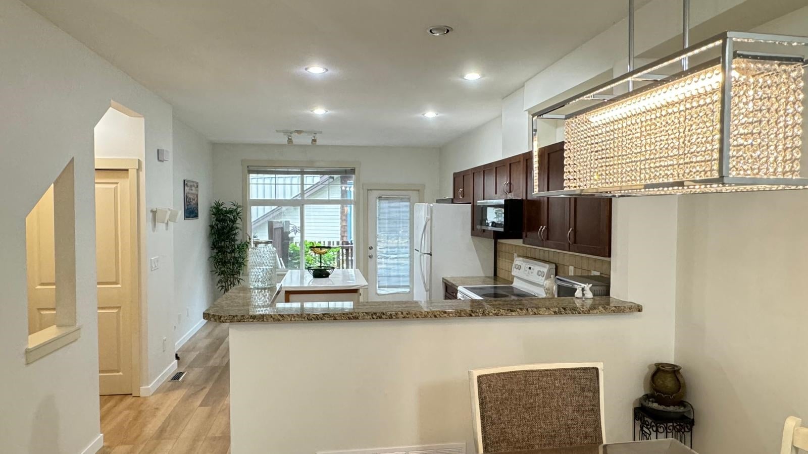 16588 Fraser Highway 15