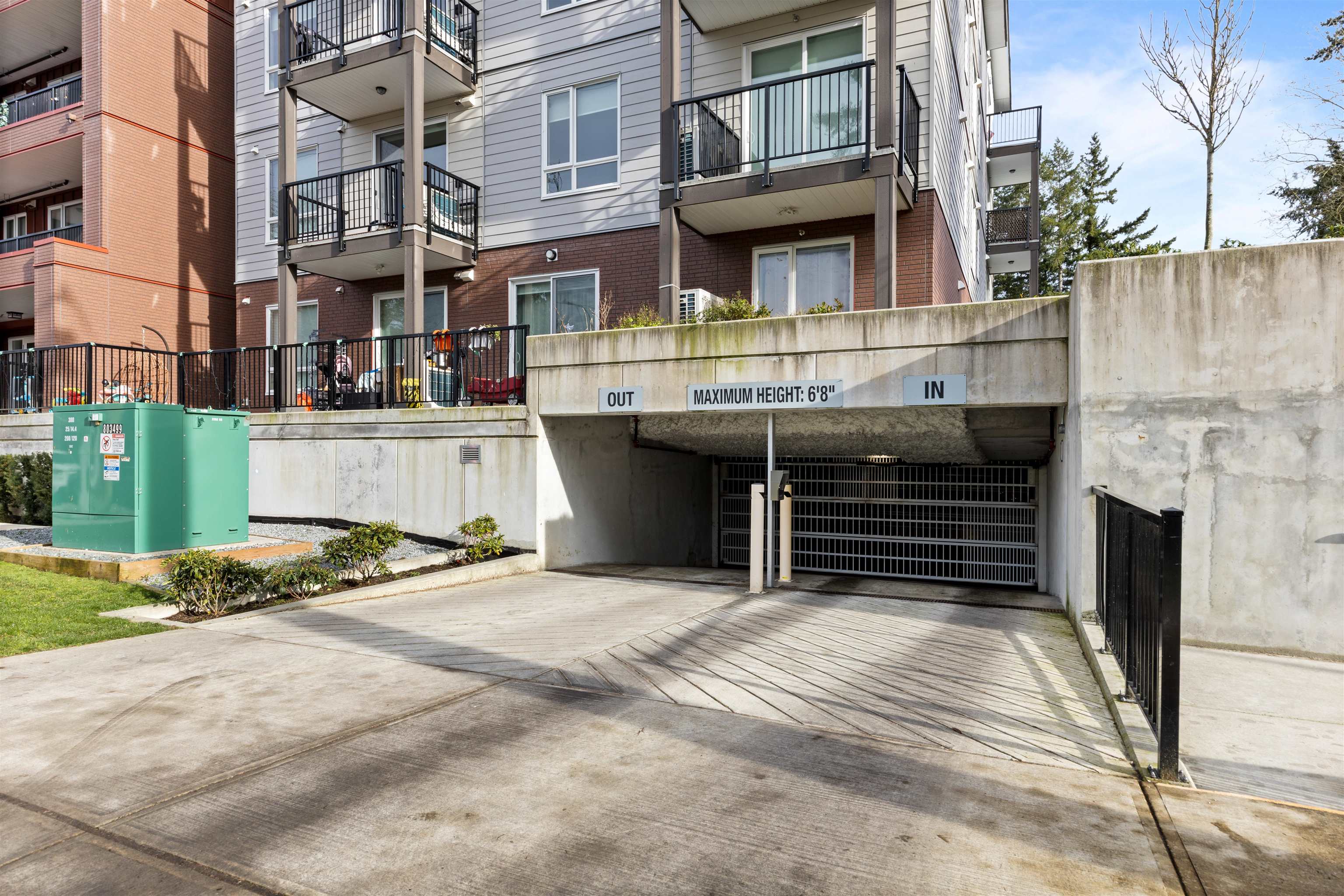 5420 208 Street 401