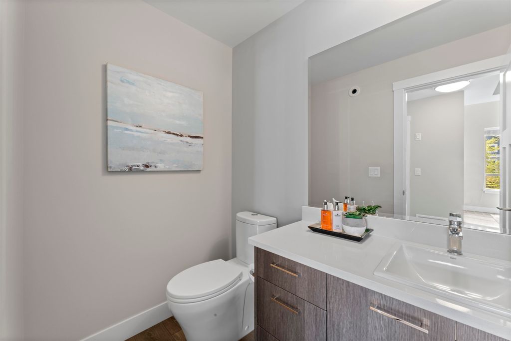 listing image 1100789122782135377