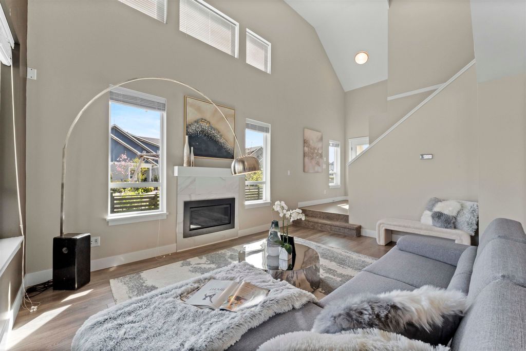listing image 1104482375771317340