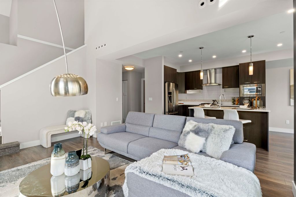 listing image 1102844681352535267